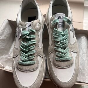 NEW, NEVER WORN Golden Goose Running Sole Sneakers in White and Silver